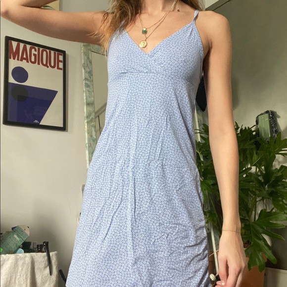 Brandy Melville Dresses & Skirts - Brandy Melville’s light blue floral cotton dress